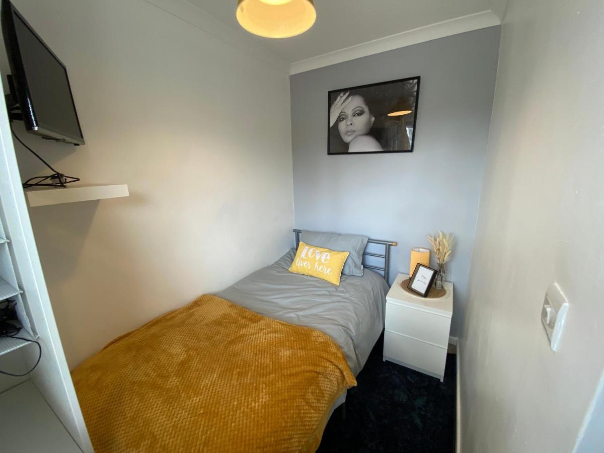 Host & Stay - Cotman Close Мілтон-Кінз Екстер'єр фото