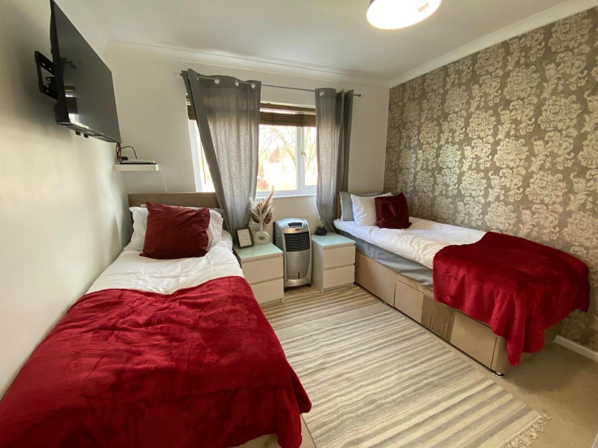 Host & Stay - Cotman Close Мілтон-Кінз Екстер'єр фото